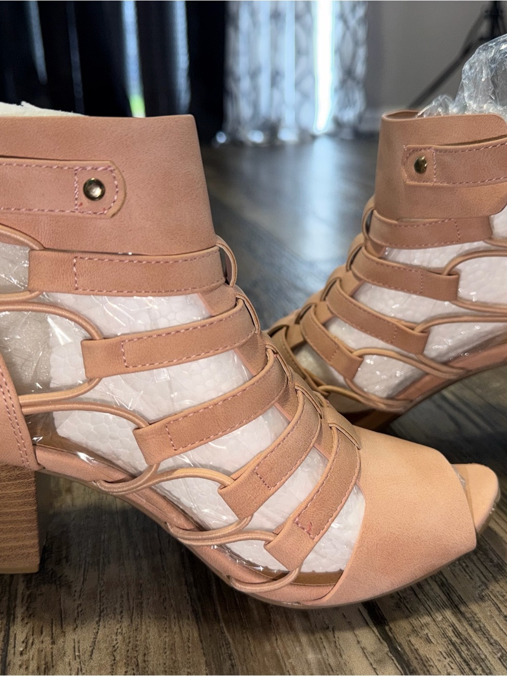 Woman’s heels size 7.5 NWT